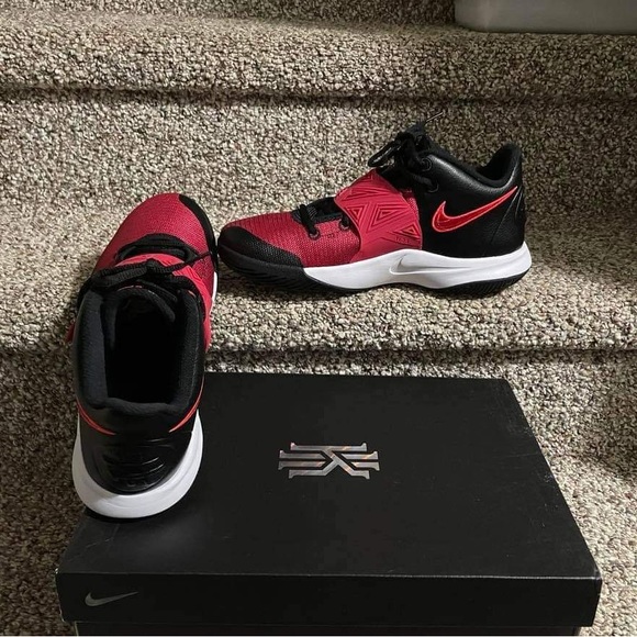 Kyrie fly trap 3 (brand new) - Picture 8 of 9